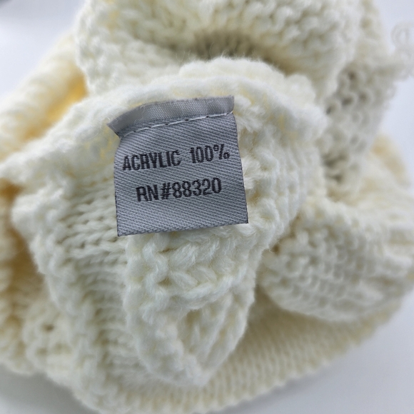 CC Ivory Fur Pom Winter Fall Trendy Chunky Stretchy Cable Knit Beanie Hat NWOT - Picture 6 of 7